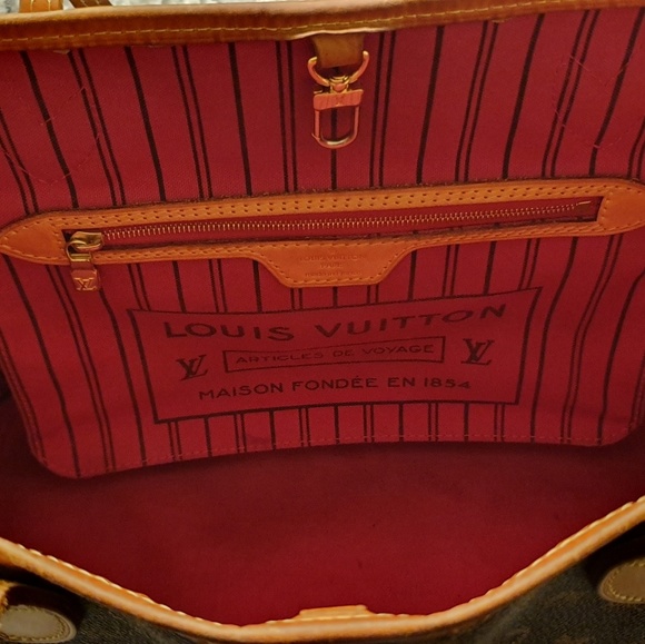 Authentic Louis Vuitton Neverfull - Picture 2 of 8